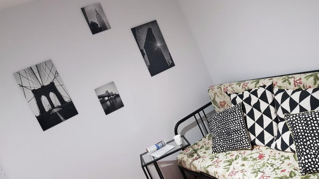 Cozy & Fun Rooms Wojewodzka, Chopina, Damrota カトヴィツェ エクステリア 写真